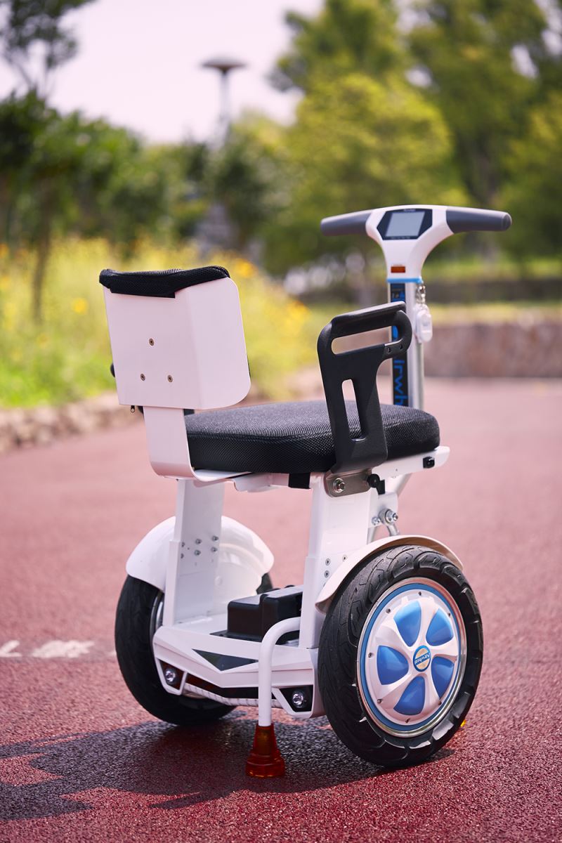 Airwheel A6T wheelchair with handlebar(1).