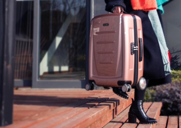 Airwheel SR3 auto-following suitcase